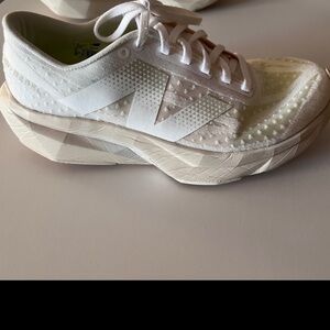 New Balance FuelCell Rebel v4 Women’s size 9 Men’s size 7.5 Running Shoes